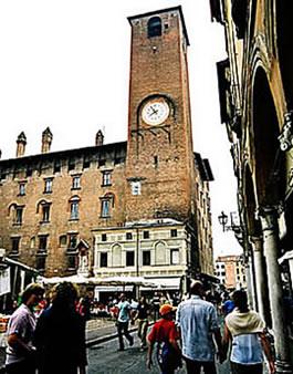 Piazza Broletto a Mantova